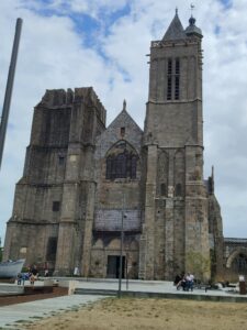 Dol-de-Bretagne et le Mont-Dol : Entre histoire religieuse et légendes bretonnes