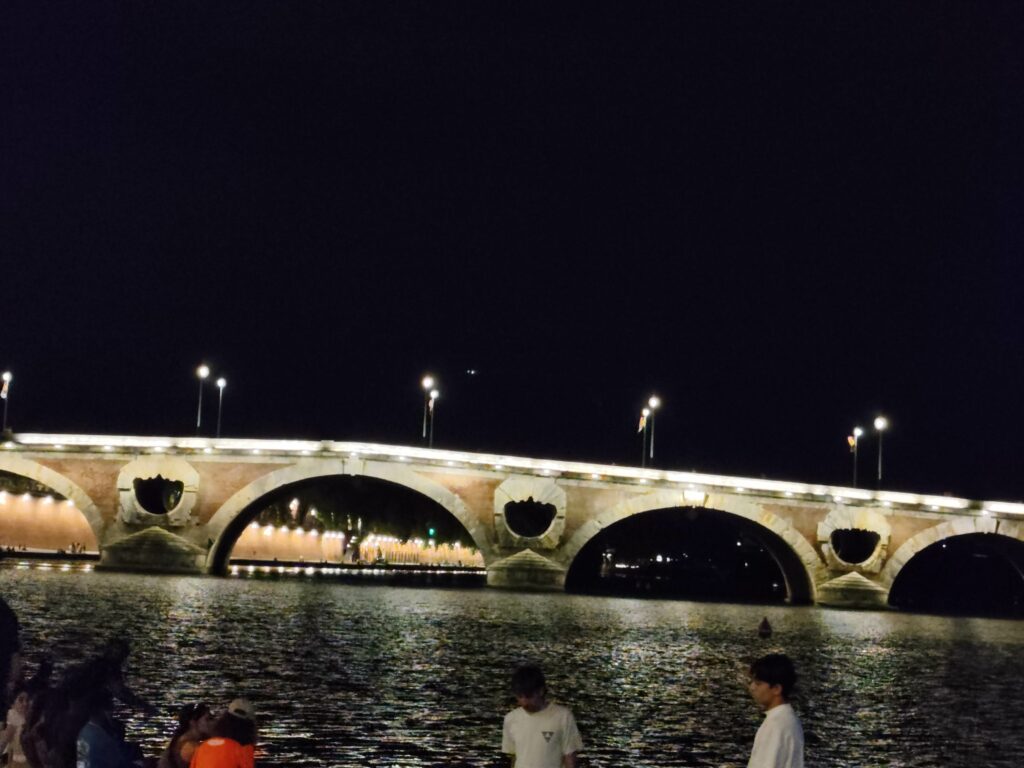 Toulouse by night : La magie de la Garonne
